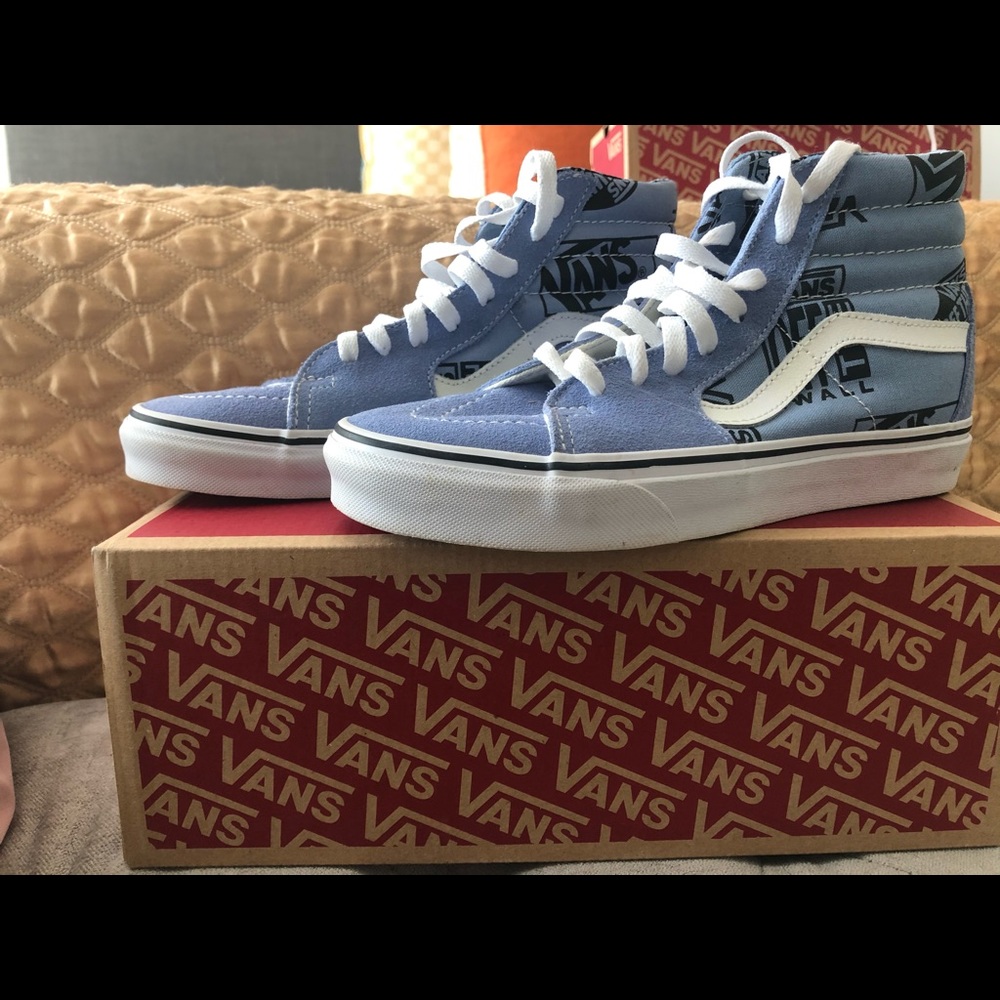 SK8-hightop vans off the wall
